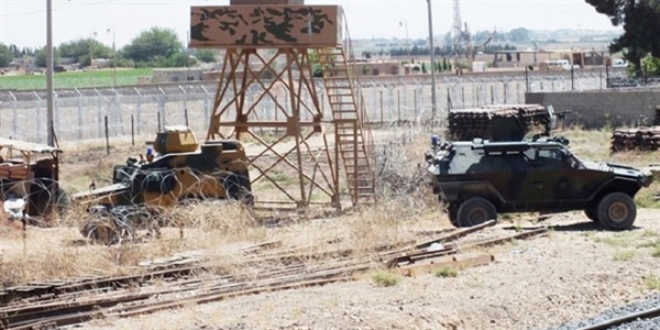 Sınırı geçmeye çalışan PKK/PYD'li terörist yakalandı