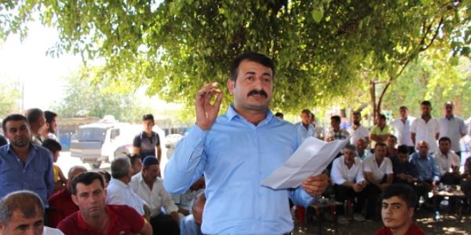 Batman'da ki k�y muhtarlar�ndan elektrik kesintilerine tepki