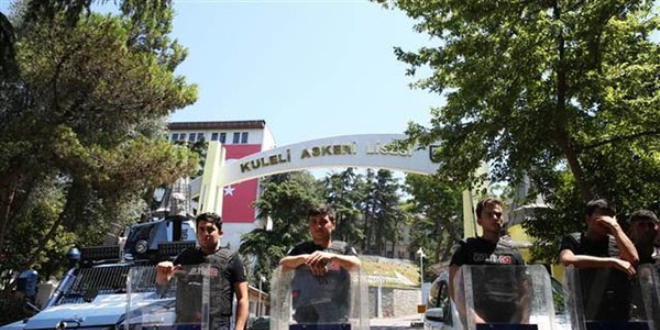 Kuleli lisesindeki öğrencileri tören var diye çağırmışlar