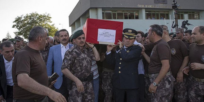 Gölbaşında şehit olan Emniyet Müdürü Acar için tören