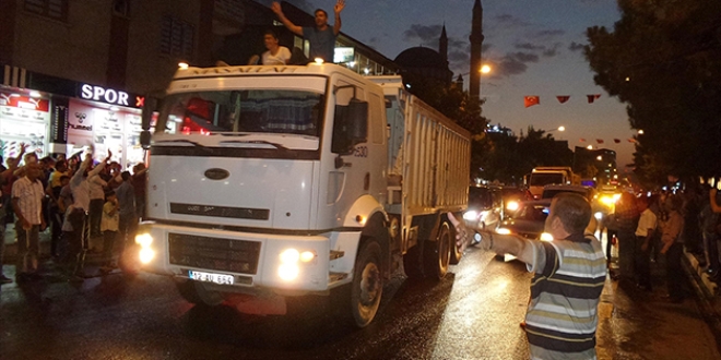 Bingöl'de kamyonlar şehir turu attı