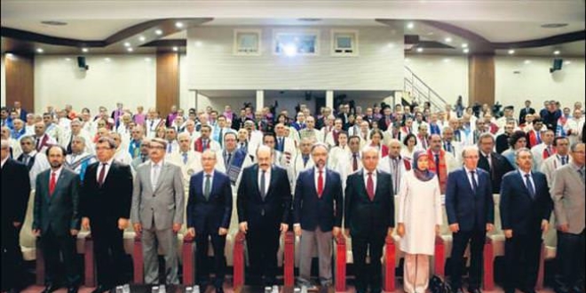 Gazi dahil, 28 rektör paralelle bağlantılı