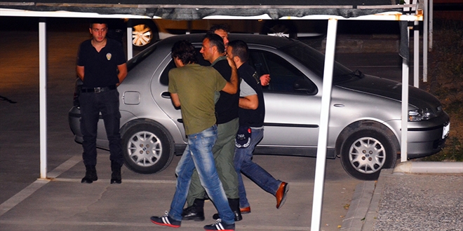 Erdoan'n oteline saldran 14 asker tutukland