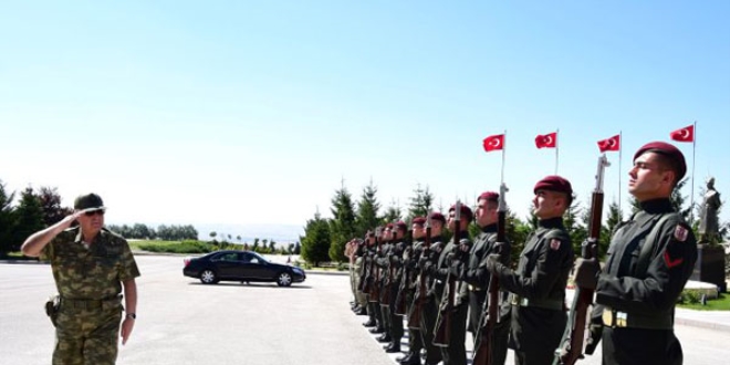 Darbeci askerler bordo bereli askerleri böyle kandırmış