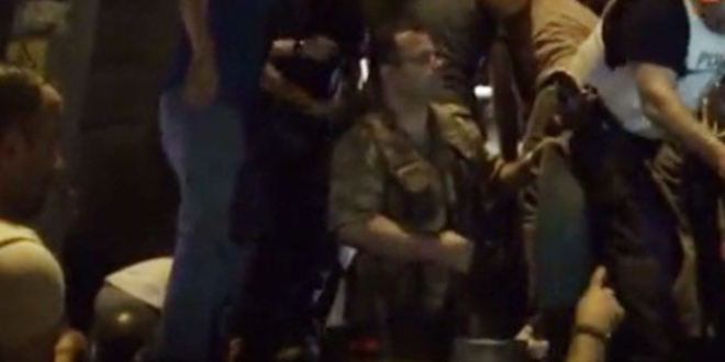 Tankta'ki askeri üniformalı o emniyet müdürü tutuklandı