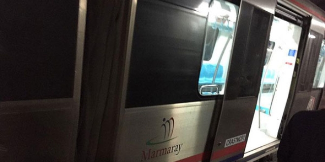 Marmaray'da teknik bir arza nedeniyle seferler yaplamyor