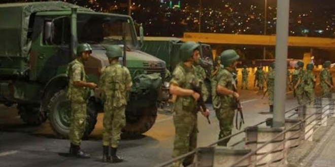 Polislerin cep telefonlarının sinyalini kesmeye çalışmışlar