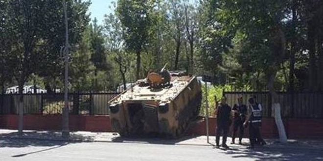 Darbeci komutan, amacına ulaşamayınca 'bağlılığını' bildirmiş