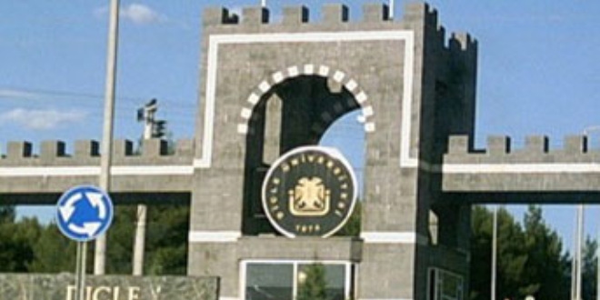 Polis ekipleri, Dicle Üniversitesini bastı
