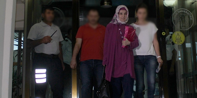 Dicle Üniversitesi Rektörü Saraç, gözaltına alındı
