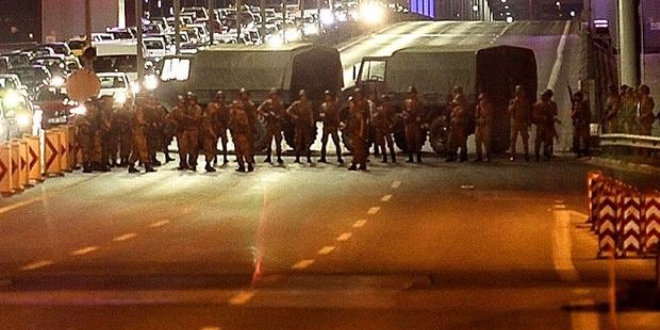 Köprüde keskin nişancı varmış!
