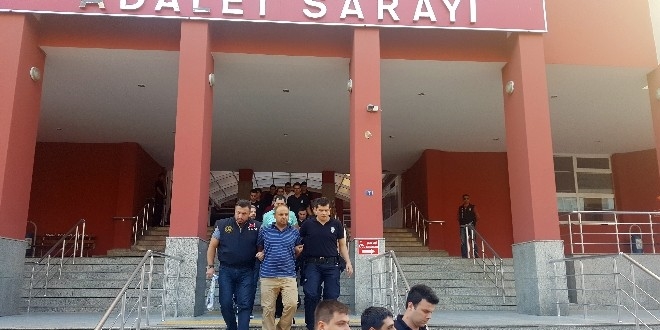 Bursa'da 1 yzba ile 2 astsubay tutukland