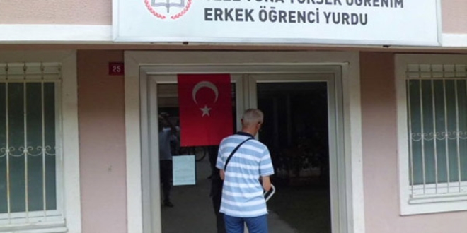 Adapazarı'nda iki öğrenci yurdu mühürlendi