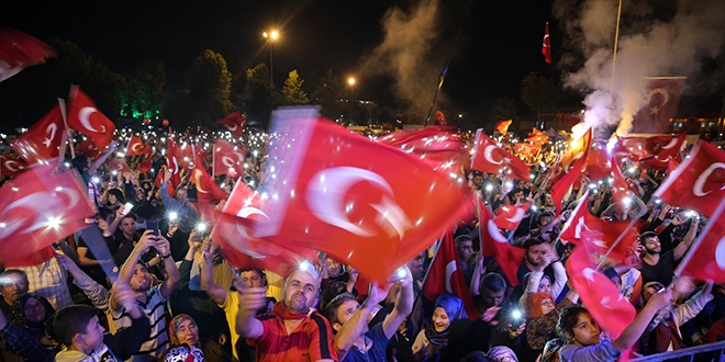 Bolu Valisi kaçırıldı dendi, 60 bin kişi toplandı