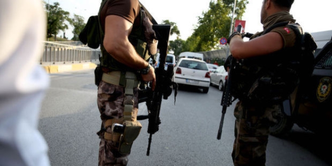 Polis darbeci 5 SAT komandosunu arıyor