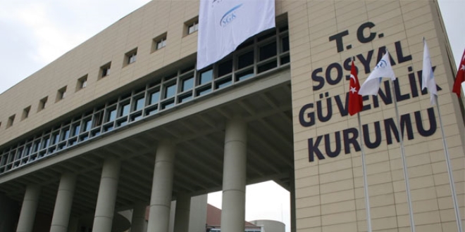 SGK personeli darbe girişimine kahramanca direndi