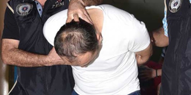 Darbeci askeri saklayan öğretim üyesine soruşturma