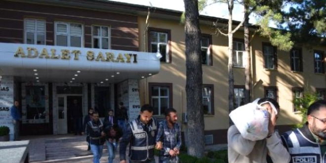 Batman merkezli FETÖ/PDY operasyonu: 8 tutuklama