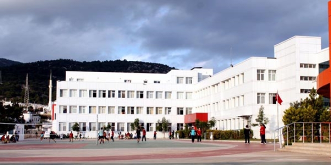 Bodrum'da bir özel okul mühürlendi, 10 kişi gözaltına alındı