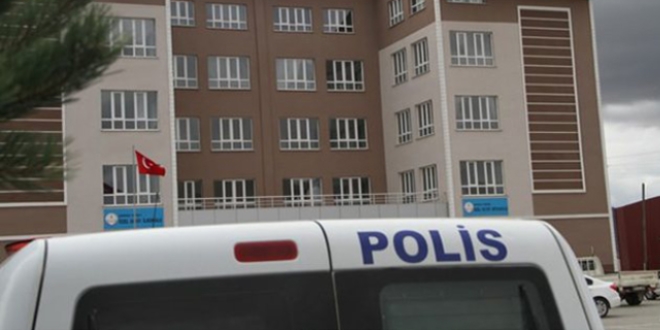 Ardahan'da 3 resmi kurumda toplam 16 personel açığa alındı