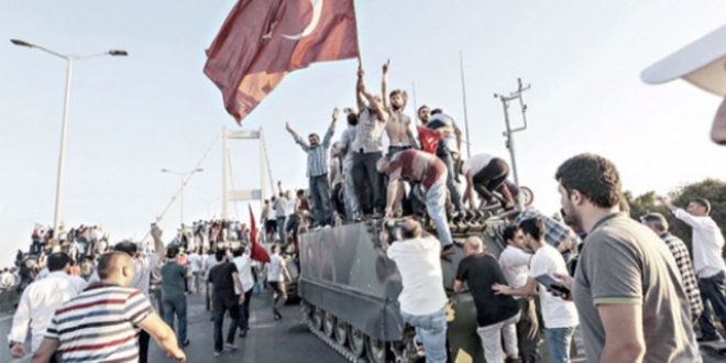 Dünya basını: Türkler darbeyi ezdi