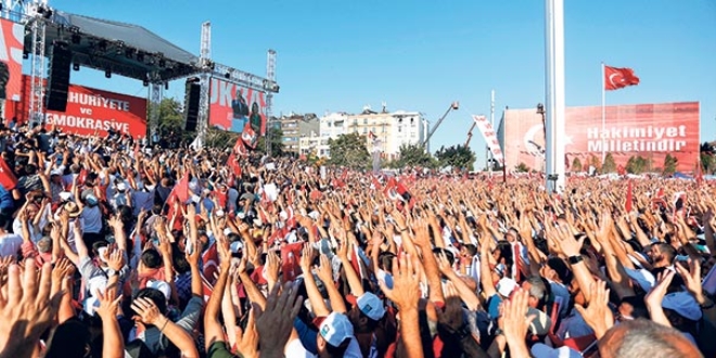 Demokrasi için tek yürek