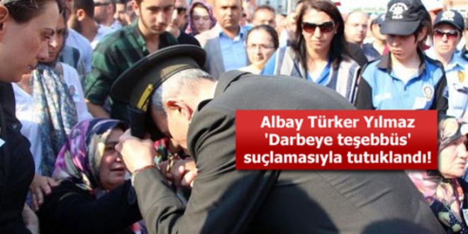 Şehit annesinin elini öpen o Albay tutuklandı