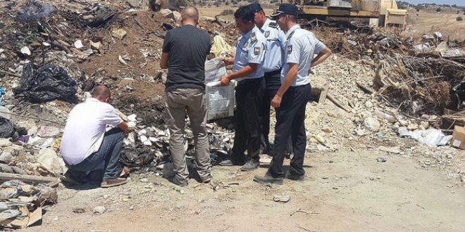 Öğrenci evlerinden topladıkları kitapları imha eden 3 kişi suçüstü yakalandı