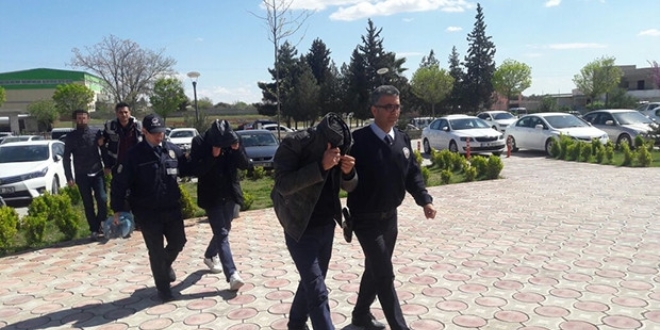 Afyonkarahisar'da adliyeye sevk edilen 7 kiiden 6's tutukland