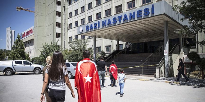 FETÖ'nün darbe girişiminde yaralanan 143 kişinin tedavisi devam ediyor