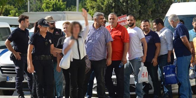 Antalya'da biri retmen 14 kii tutukland