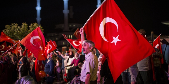Külliye ve Kızılay'daki nöbetler sürüyor