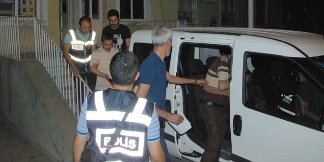Adıyaman'da memur ve iş adamlarına FETÖ Operasyonu
