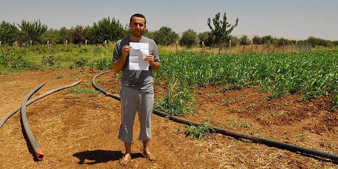 KPSS mağduru tarlada sulamacılık yapıyor