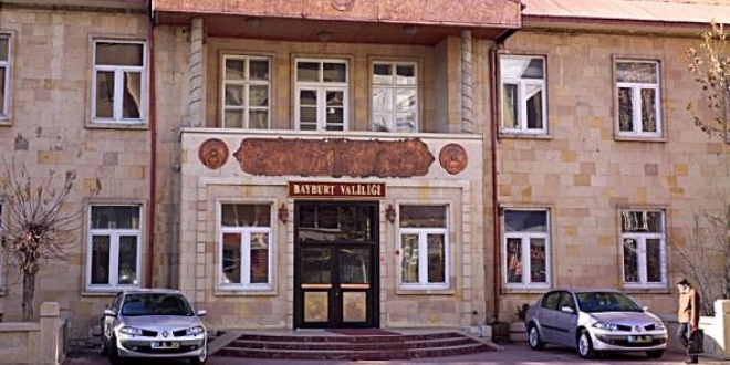 Bayburt'ta 14 kamu çalışanı açığa alındı