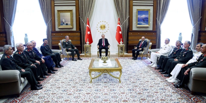 Cumhurbaşkanı Erdoğan YAŞ üyelerini kabul etti