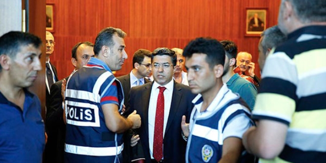 Danıştay üyesi gözaltına alındı