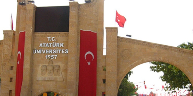 Atatürk Üniversitesinde 3 akademisyen ve 5 idari personel açığa alındı