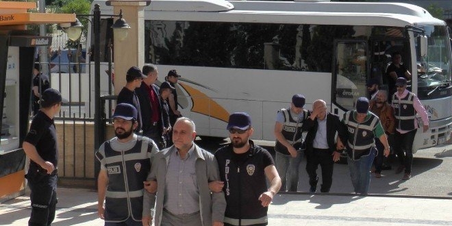 Kırşehir'de bir savcı ve avukat tutuklandı