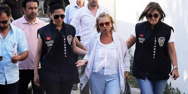 Nazlı Ilıcak tutuklandı