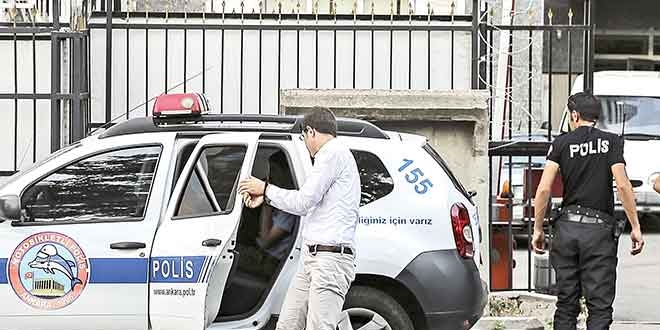 Hainleri kaçırmak için hastane oyunu