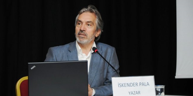 İskender Pala, FETÖ'nün darbe girişimini tiyatroya taşıyacak