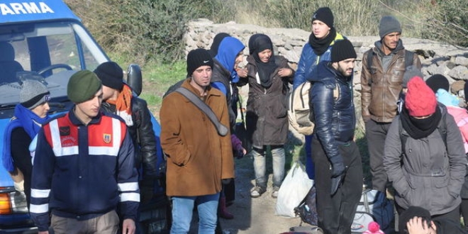 Yasa dışı geçiş teşebbüsünde bulunan 812 kişi yakalandı