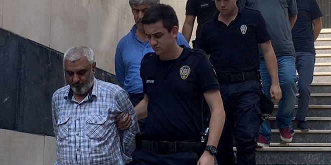 Ali Bulaç dahil 6 Zaman yazarı tutuklandı