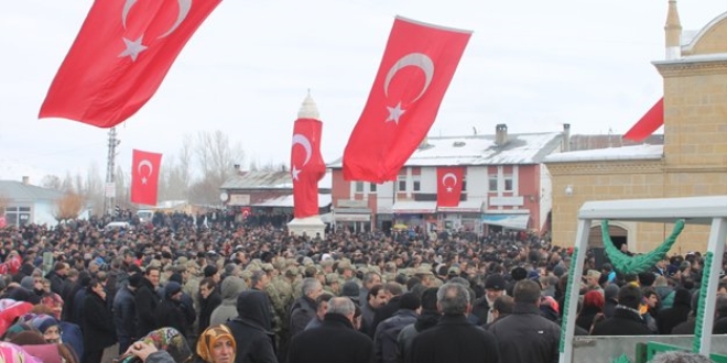 Kimsesiz çocuklar harçlıklarını '15 Temmuz şehitleri'ne bağışlayacak