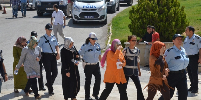 Karaman'da 2 ev hanm tutukland, 4' serbest brakld