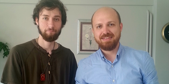 Bilal Erdo�an, K�lliye'deki toplant�y� ele�tiren �ehit ailesini ziyaret etti