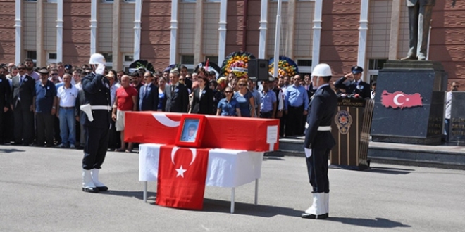 Şehit polis Koçer, son yolculuğuna uğurlandı
