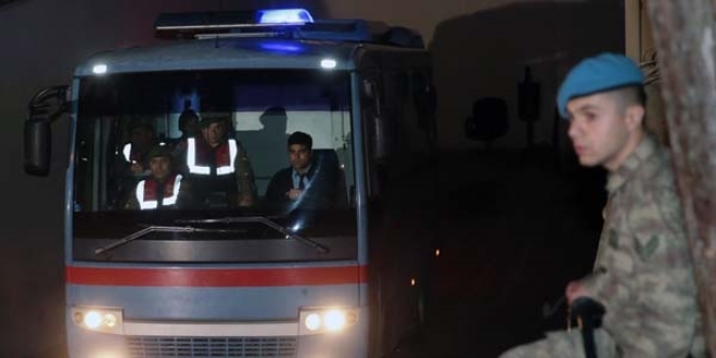 Ankara'da, Gözaltına alınan 4 infaz koruma memuru tutuklandı