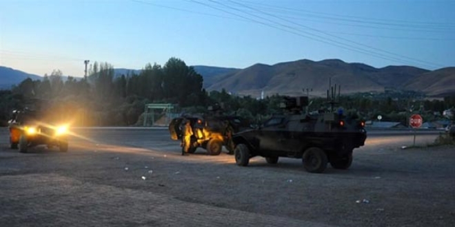 PKK'lılar Jandarma Tabur Komutanlığı'na saldırdı